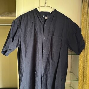 Uniqlo Men's Dark Blue Casual Button-Down Shirt